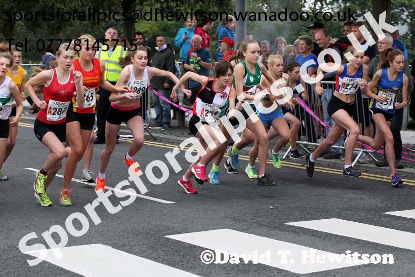 Start of the under-17 womens Northern Road Relays, Warrington. Photo: David T. Hewitson/Sports for All Pics